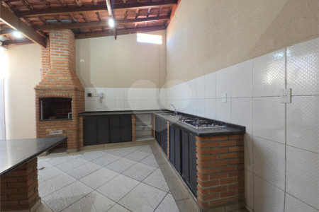 Casa à venda com 3 quartos, sendo 1 suíte, no condomínio Parque das Árvores, Sorocaba - SP