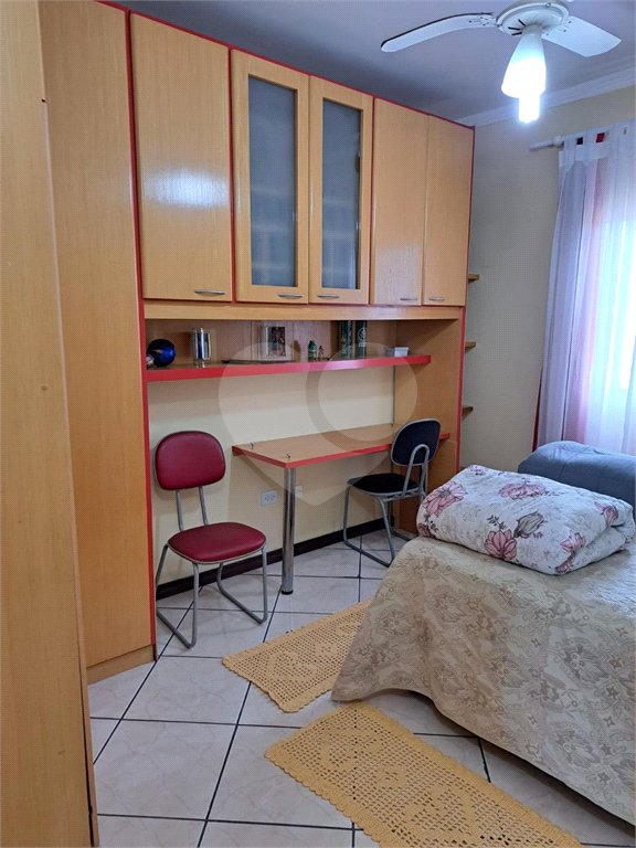 Sobrado à venda com 4 quartos, sendo 2 suítes, em Jardim Modelo, Suzano, SP