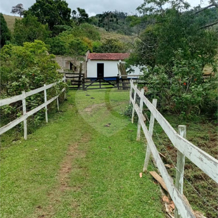 Sítio à venda com 2 quartos em Área Rural de Lagoinha, Lagoinha, SP