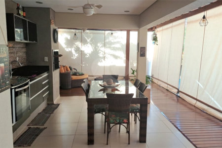 Casa à venda com 4 quartos, sendo 3 suítes,  no condomínio Res. Luzern, Campinas - SP