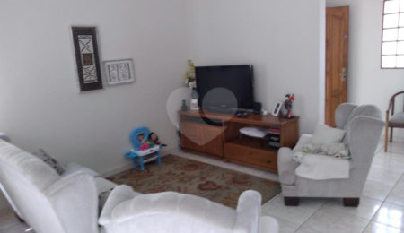 Casa à venda com 3 quartos, sendo 2 suítes,  em Vila Dom Pedro I, São Paulo, SP