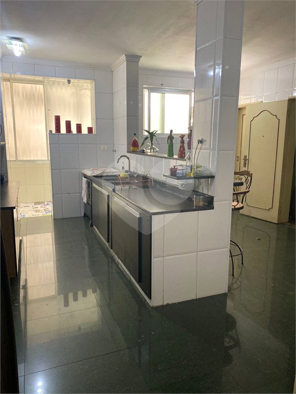 Apartamento à venda com 3 quartos, sendo 1 suíte,  em República, São Paulo, SP
