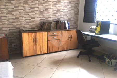 Casa Térrea à venda com 4 quartos, sendo 1 suíte,  em Vila Mazzei, São Paulo, SP