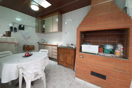 Sobrado à venda com 3 quartos, sendo 1 suíte,  em Jardim Rizzo, São Paulo, SP