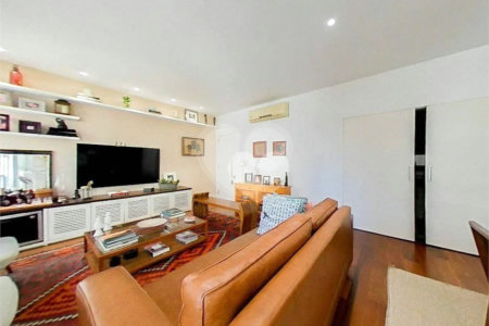 Apartamento à venda com 3 quartos, sendo 1 suíte, em Lagoa, Rio de Janeiro, RJ