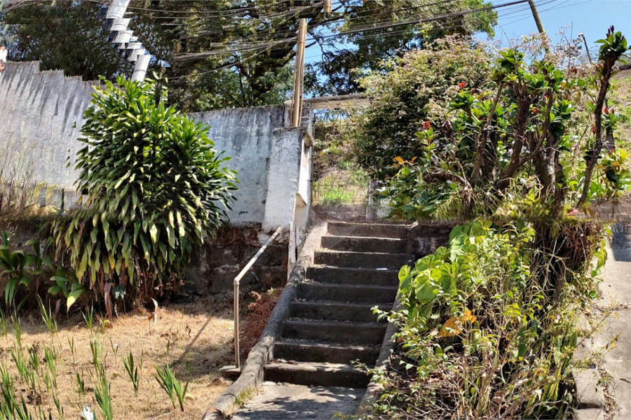Casa Térrea à venda com 3 quartos em Horto, São Paulo, SP