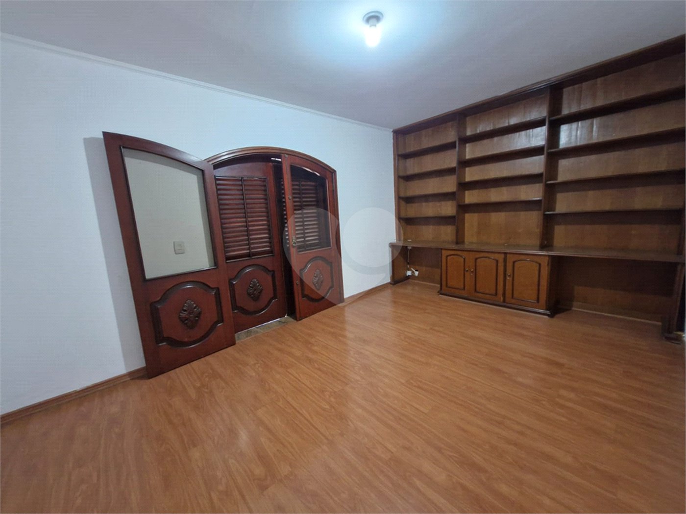Sobrado à venda com 4 quartos, sendo 3 suítes, em Jardim São Bento, São Paulo, SP