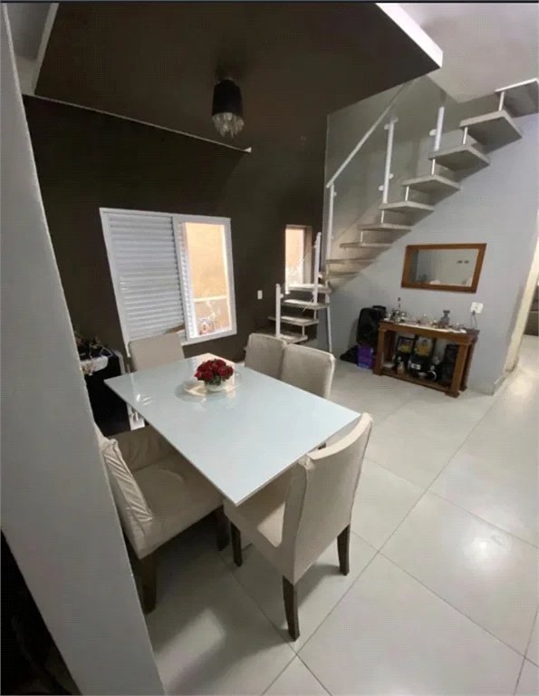 Sobrado à venda com 5 quartos em Santa Maria, Osasco, SP