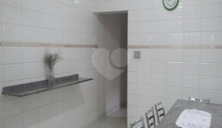 Casa à venda com 3 quartos, sendo 1 suíte,  em Jardim Pinheiros, São Paulo, SP