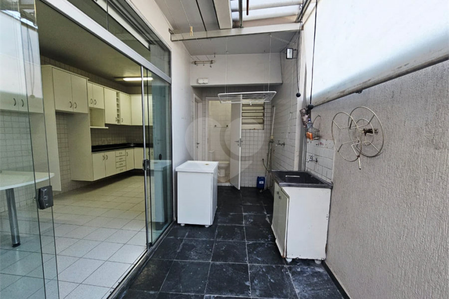 Sobrado à venda com 4 quartos, sendo 1 suíte, em Vila Guilherme, São Paulo, SP