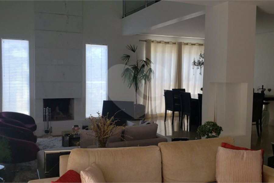 Casa à venda com 4 suítes em Pirucaia, Mairiporã, SP