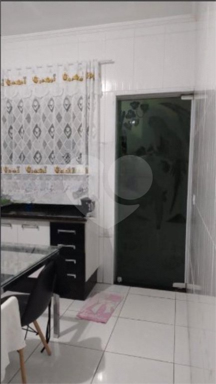 Casa à venda com 5 quartos, sendo 1 suíte,  em Parque do Colégio, Suzano, SP