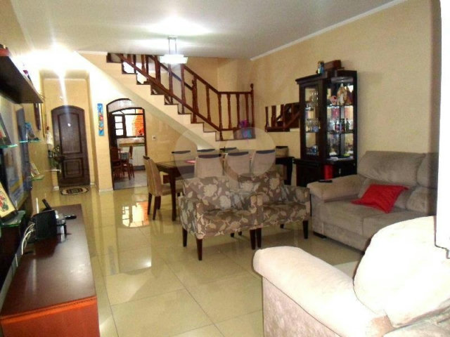 Sobrado à venda com 3 suítes em Vila Galvão, Guarulhos, SP