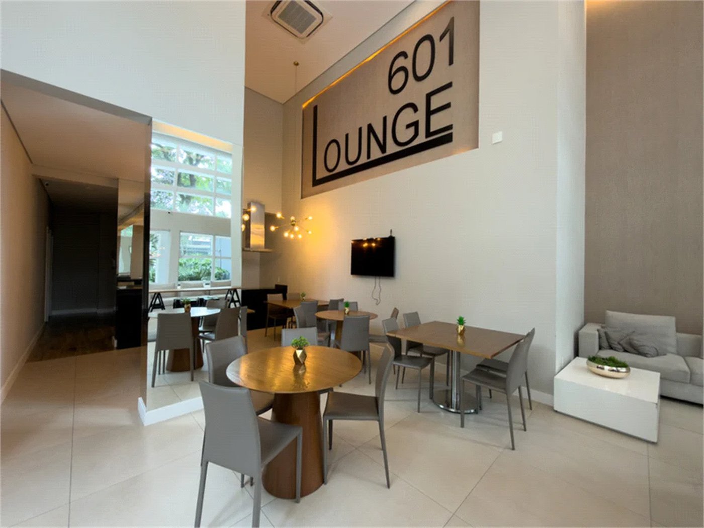Apartamento à venda com 4 quartos, sendo 2 suítes, em Pinheiros, São Paulo, SP