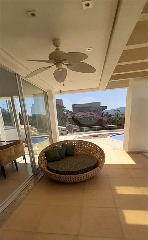 Casa à venda com 5 suítes em Tanque, Atibaia, SP