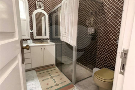Casa Térrea à venda com 4 suítes em Anchieta, São Bernardo do Campo, SP