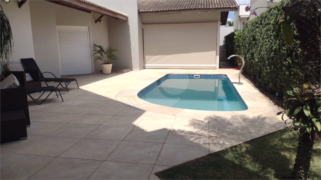 Casa à venda com 3 quartos, sendo 1 suíte, no condomínio Residencial Bouganville, Araraquara - SP