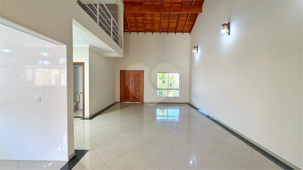 Casa à venda ou para alugar com 3 quartos, sendo 1 suíte,  no condomínio Portal de Itaici, Indaiatuba - SP