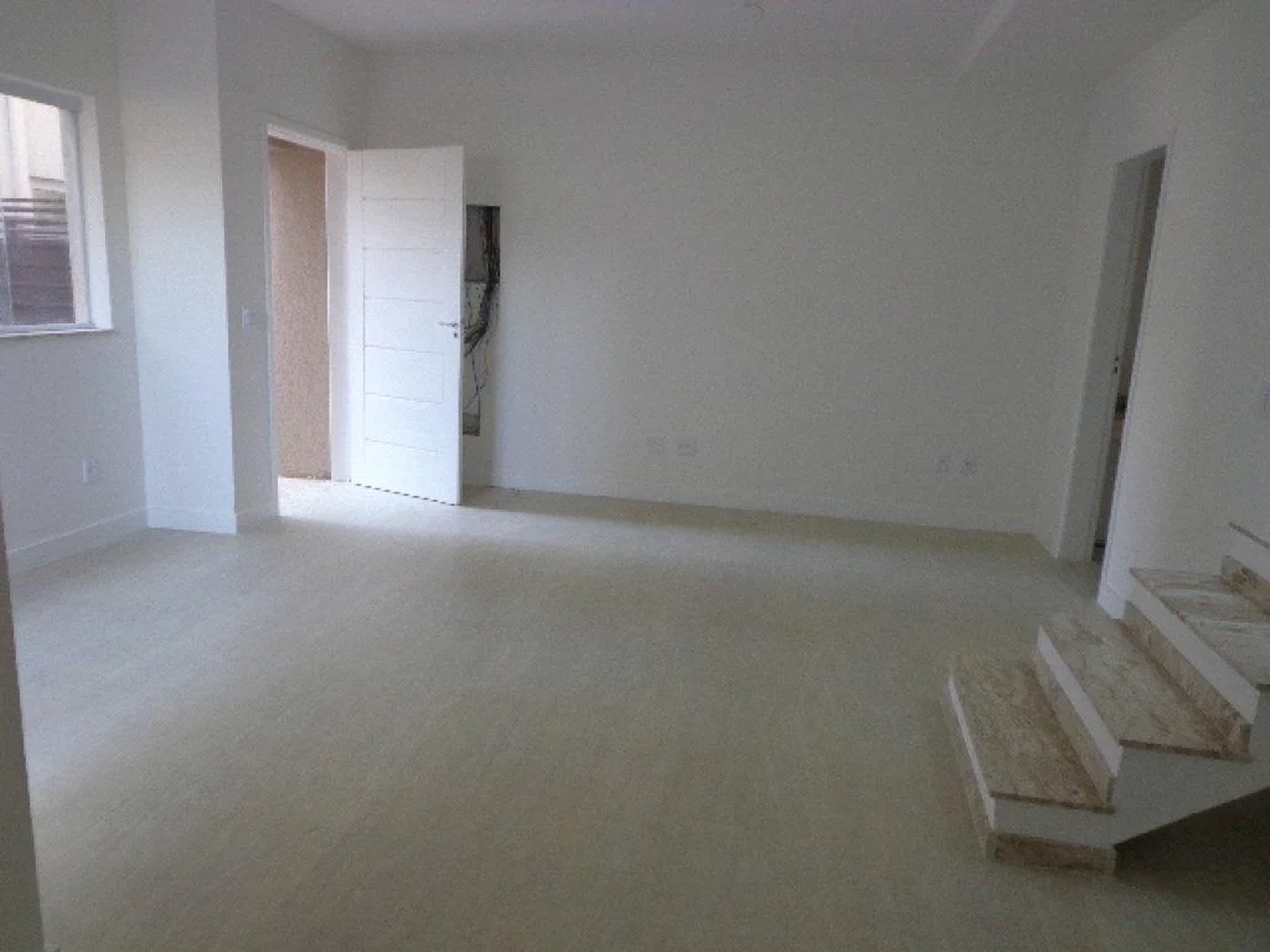 Casa à venda com 3 quartos, sendo 1 suíte, no condomínio Professor Teot?nio Monteiro de Barros Filho, São Paulo - SP