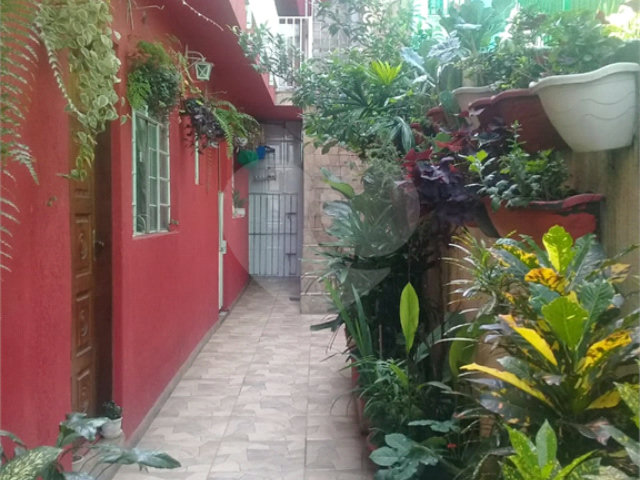 Sobrado à venda com 3 quartos no Brasilândia, São Paulo, SP