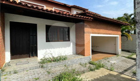 Sobrado à venda com 5 quartos, sendo 2 suítes,  em Vila Oliveira, Mogi das Cruzes, SP