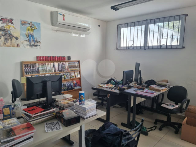 Sobrado à venda com 6 suítes em Alto de Pinheiros, São Paulo, SP