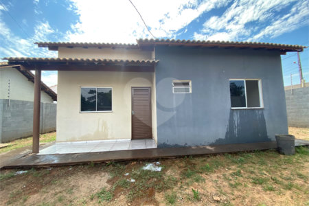 Casa Térrea à venda com 2 quartos em Petrópolis, Várzea Grande, MT