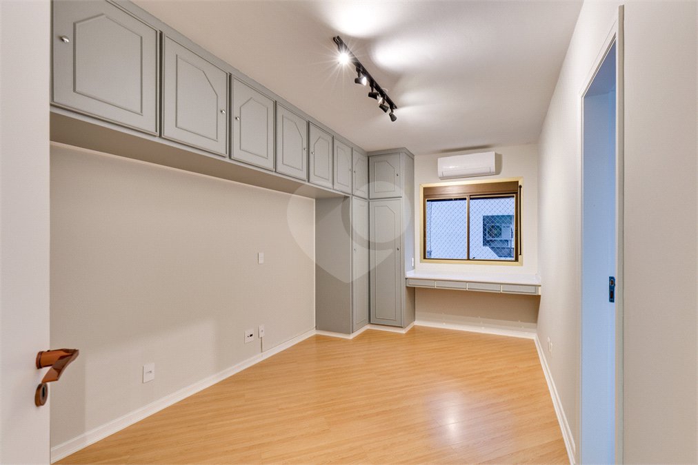 Apartamento à venda com 3 suítes em Granja Julieta, São Paulo, SP