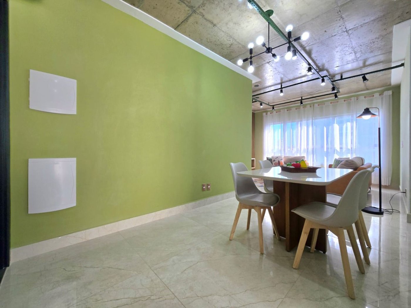 Apartamento com 2 dormitórios à venda, 74 m² por R$ 1.010.000,00 - Embaré - Santos/SP