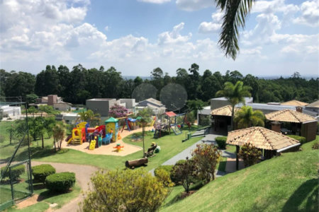 Casa à venda com 3 suítes no condomínio Colinas de Inhandjara, Itupeva - SP
