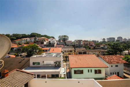 Casa à venda com 4 quartos, sendo 3 suítes, em City América, São Paulo, SP