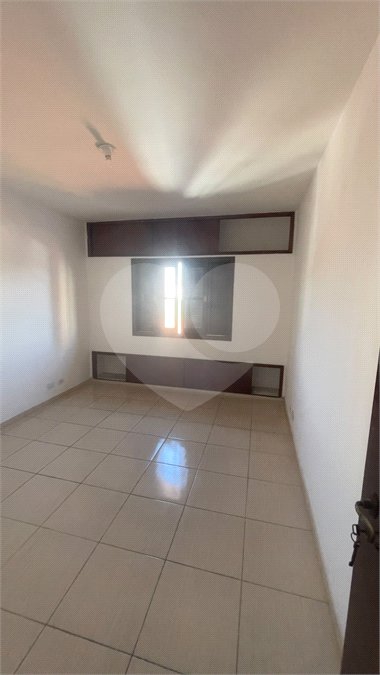 Sobrado à venda com 4 quartos, sendo 1 suíte,  em Jardim Ester Yolanda, São Paulo, SP
