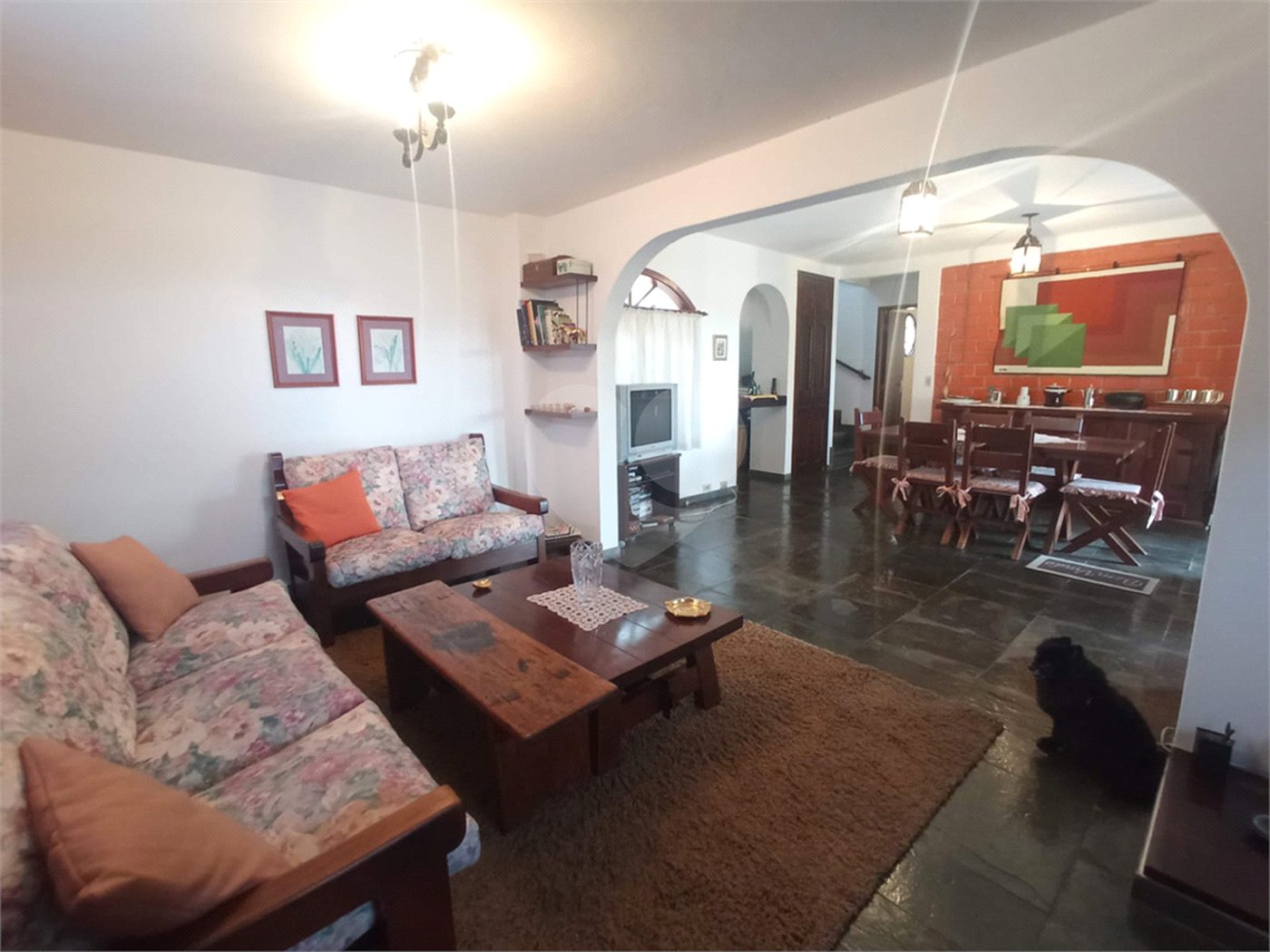 Casa à venda com 4 quartos, sendo 1 suíte, no condomínio Alpes da Cantareira, Mairiporã - SP