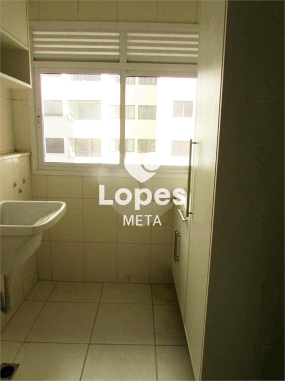 Apartamento à venda com 3 quartos, sendo 1 suíte, em Parque Residencial Aquarius, São José dos Campos, SP