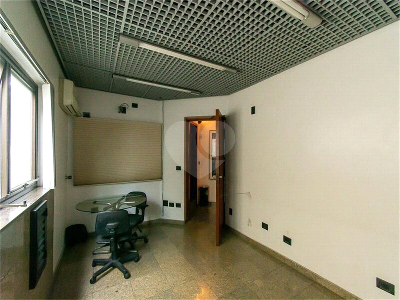 Casa à venda com 8 quartos, sendo 2 suítes, em Indianópolis, São Paulo, SP