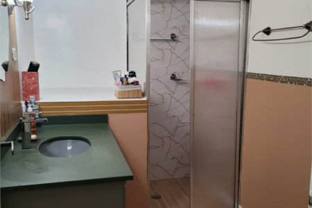 Sobrado à venda com 3 quartos, sendo 1 suíte,  em Jaguaré, São Paulo, SP