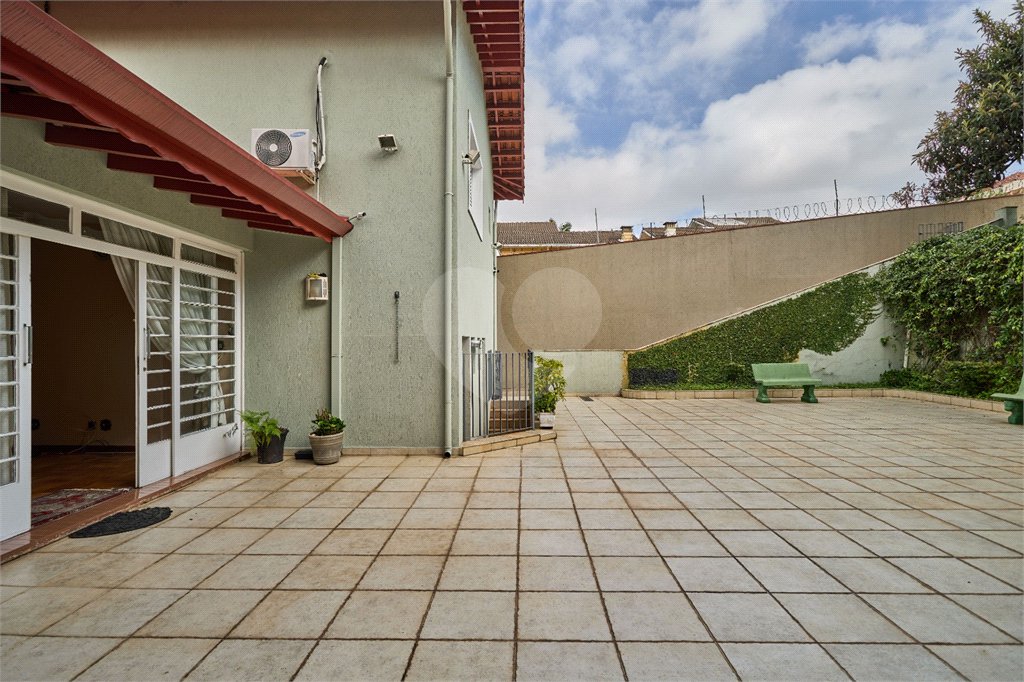 Sobrado à venda com 4 quartos, sendo 1 suíte, em Brooklin Velho, São Paulo, SP
