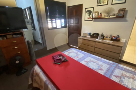 Casa Térrea à venda com 4 quartos, sendo 1 suíte, em Campo Grande, São Paulo, SP