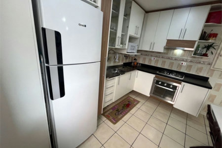 Apartamento com 2 dormitórios à venda, 64 m² por R$ 360.000,00 - Jardim Praiano - Guarujá/SP
