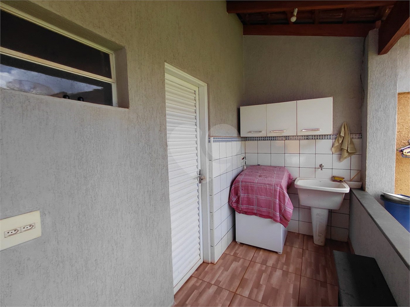 Sobrado à venda com 4 quartos, sendo 1 suíte,  em Parque dos Lagos, Ribeirão Preto, SP