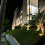 Casa à venda com 4 suítes no condomínio Figueira Garden, Atibaia - SP