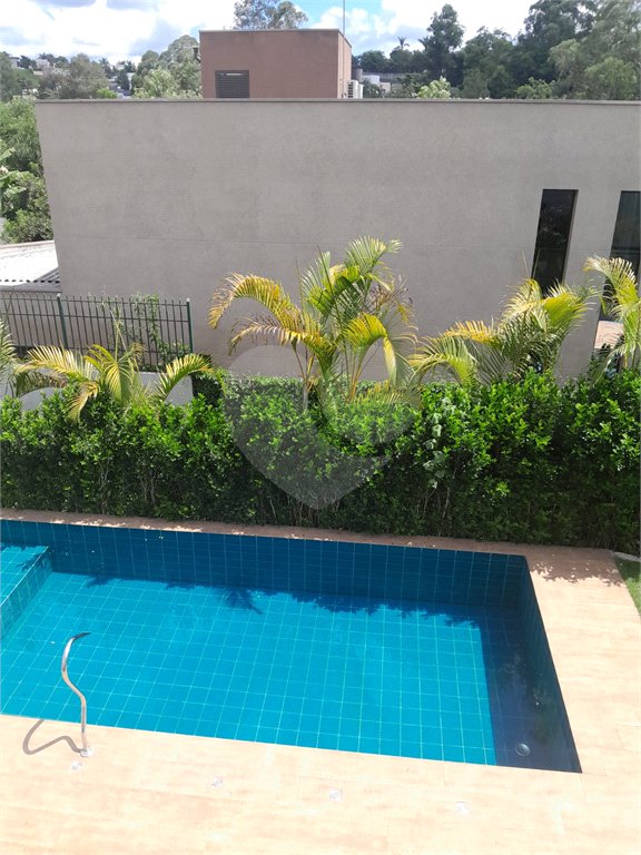 Casa à venda com 3 suítes em Moinho Velho, Cotia, SP
