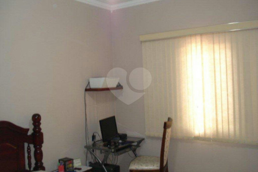 Sobrado à venda com 5 quartos, sendo 1 suíte, em Interlagos, São Paulo, SP