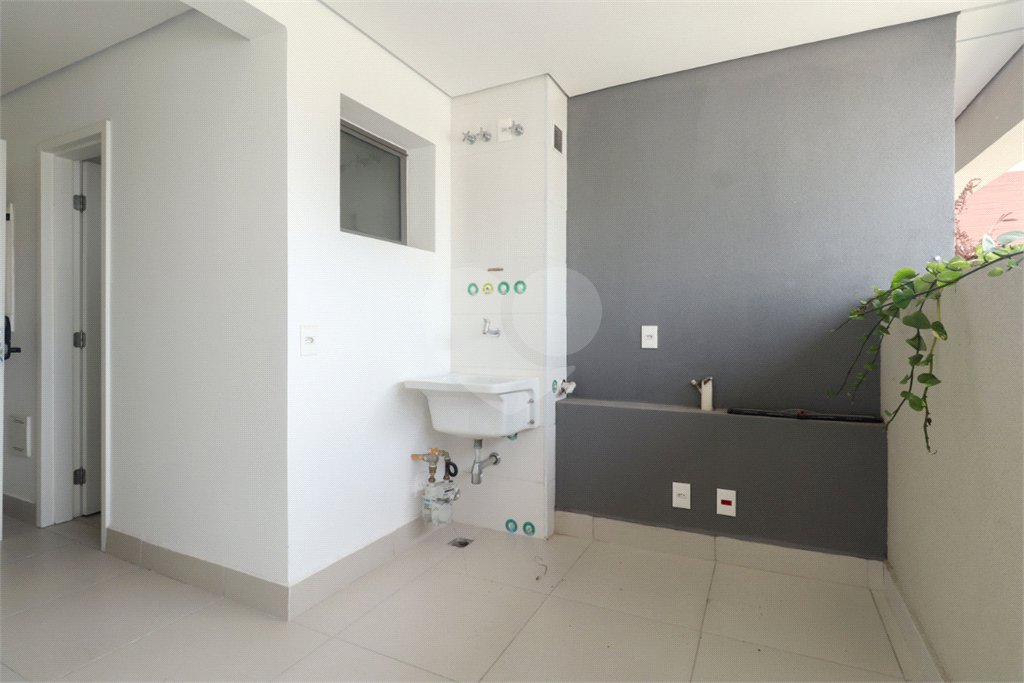 Apartamento à venda com 3 quartos, sendo 2 suítes,  em Brooklin, São Paulo, SP