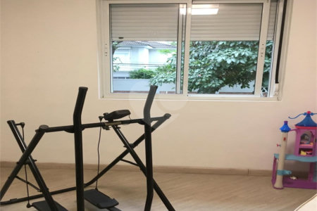 Sobrado à venda com 4 quartos, sendo 3 suítes, em Brooklin, São Paulo, SP
