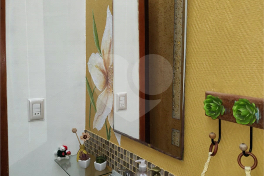 Sobrado à venda com 4 quartos, sendo 1 suíte, em Horto, São Paulo, SP