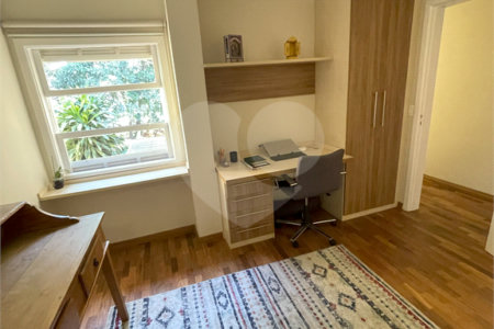 Casa à venda com 3 suítes em Santo Amaro, São Paulo, SP