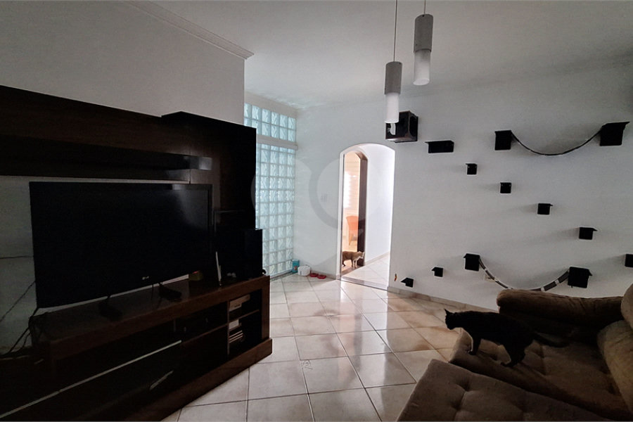 Sobrado à venda com 4 quartos, sendo 1 suíte, em Tremembé, São Paulo, SP