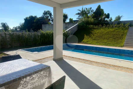 Casa à venda com 4 suítes no condomínio Village Saint Charbel, Araçoiaba da Serra - SP