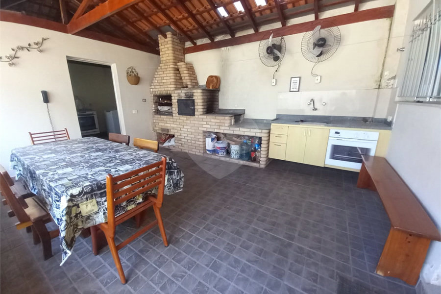 Sobrado à venda com 4 quartos, sendo 2 suítes, em Tremembé, São Paulo, SP